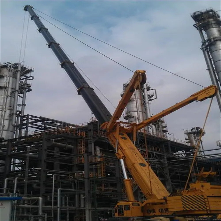 八步吊板房的吊车