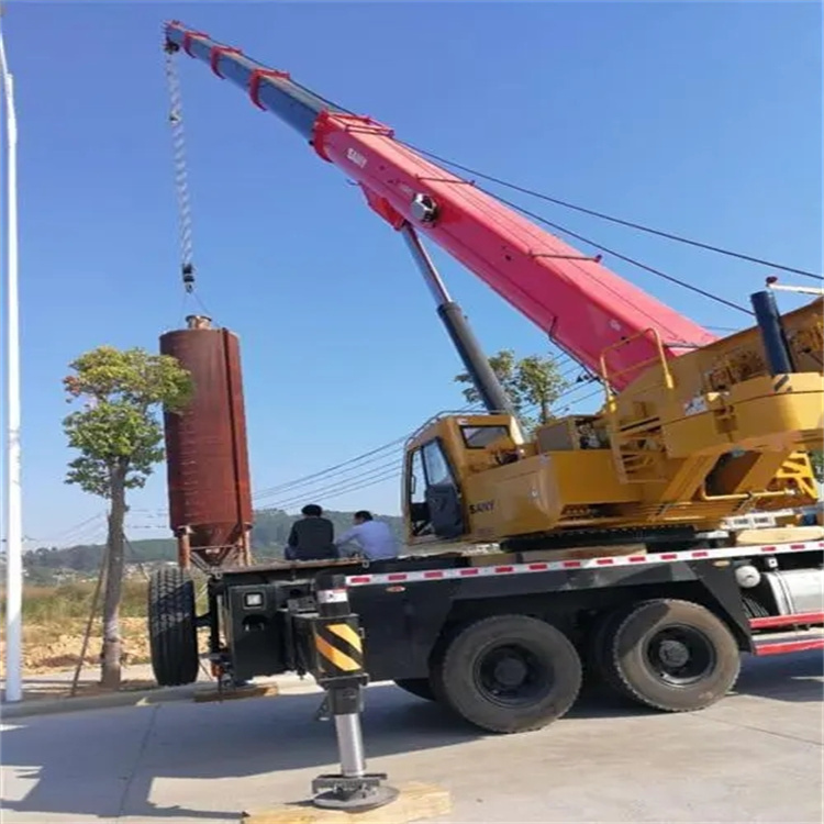 八步80吨吊车出租多少钱